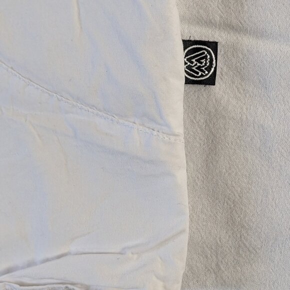 MISTY MOUNTAIN ACTIVEWEAR WOMEN'S SIZE LARGE WHITE SHORT SLEEVE BUTTON FRONT - Picture 6 of 16